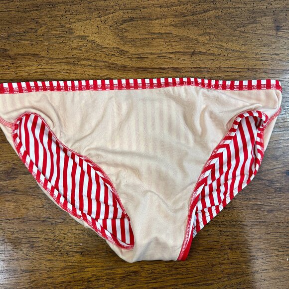 Harajuku men’s swim brief in a bold red and white stripe design - Picture 5 of 6